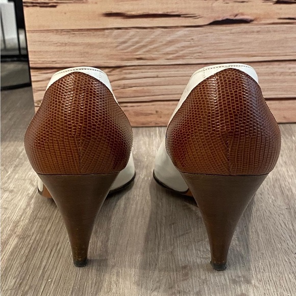 VINTAGE Italian Leather Salvatore Ferragamo White & Brown Two-Tone Heel Size 6.5 - Picture 2 of 8